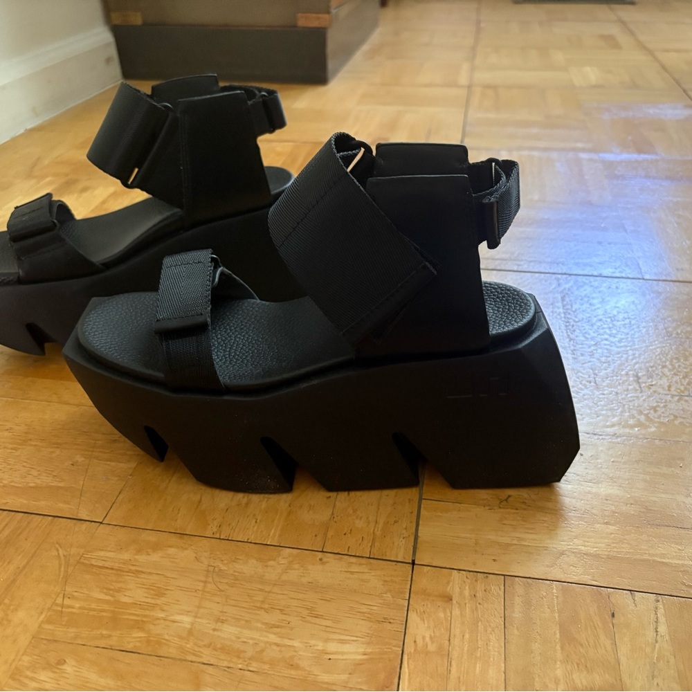 United Nude Chunky Black Platform Sandals with Straps
